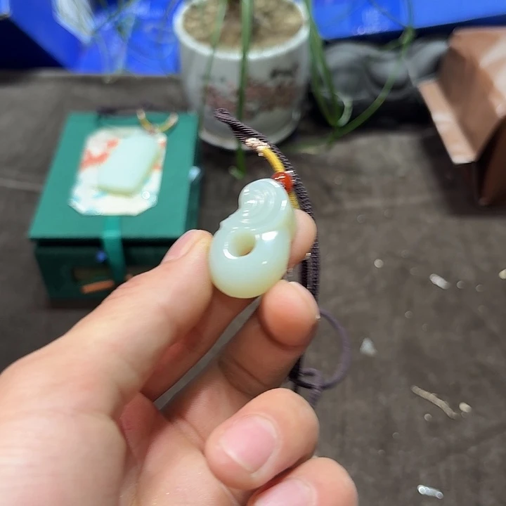 未镶嵌和田玉（糖玉）车挂