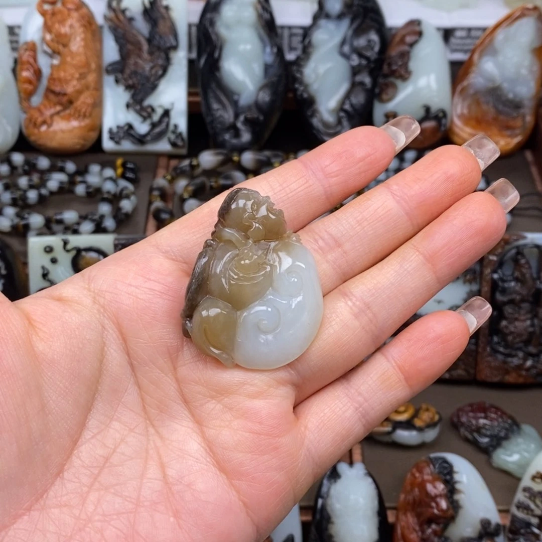 颈饰未镶嵌和田玉