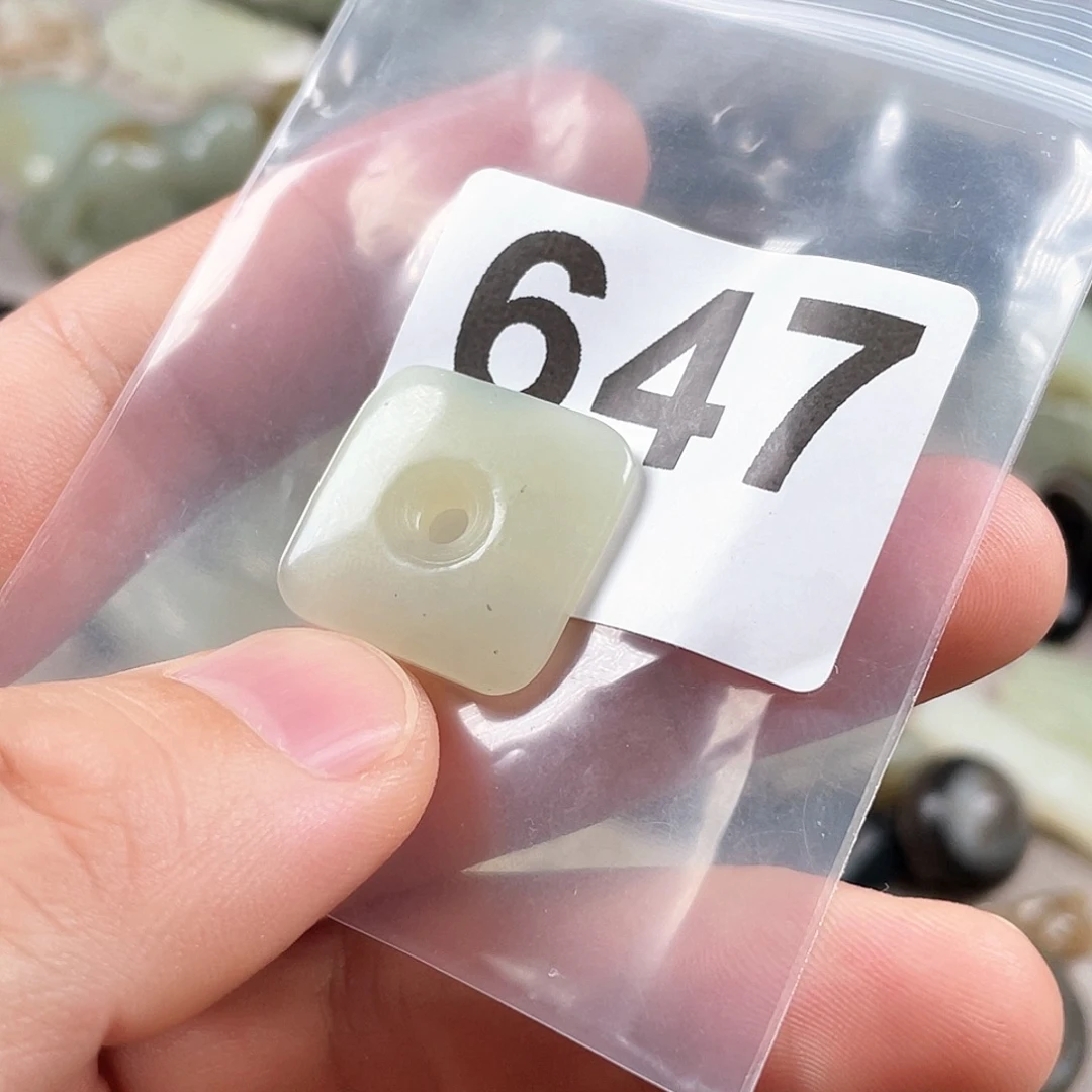 和田玉（糖玉）未镶嵌颈饰