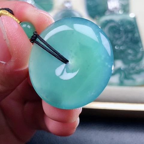 【闪购商品】翡翠颈饰未镶嵌天然翡翠