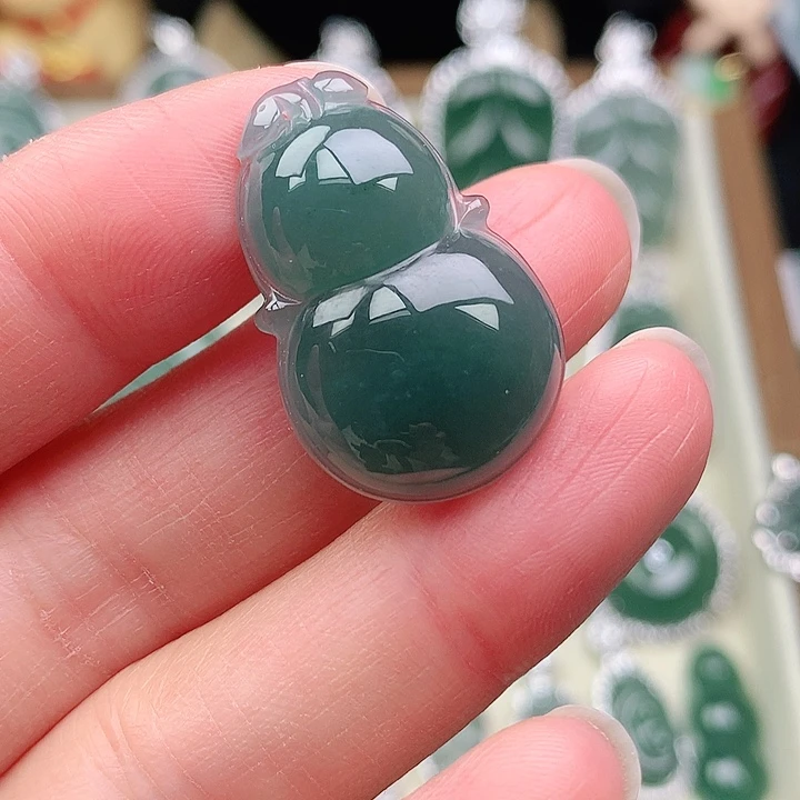 颈饰未镶嵌翡翠吊坠