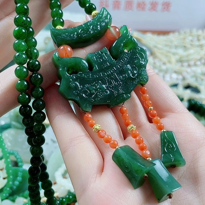 颈饰未镶嵌和田玉