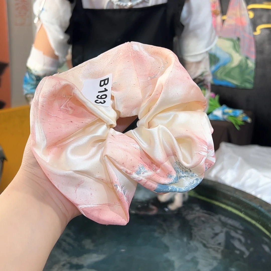 193粉色佳人圆饼发圈手作不退