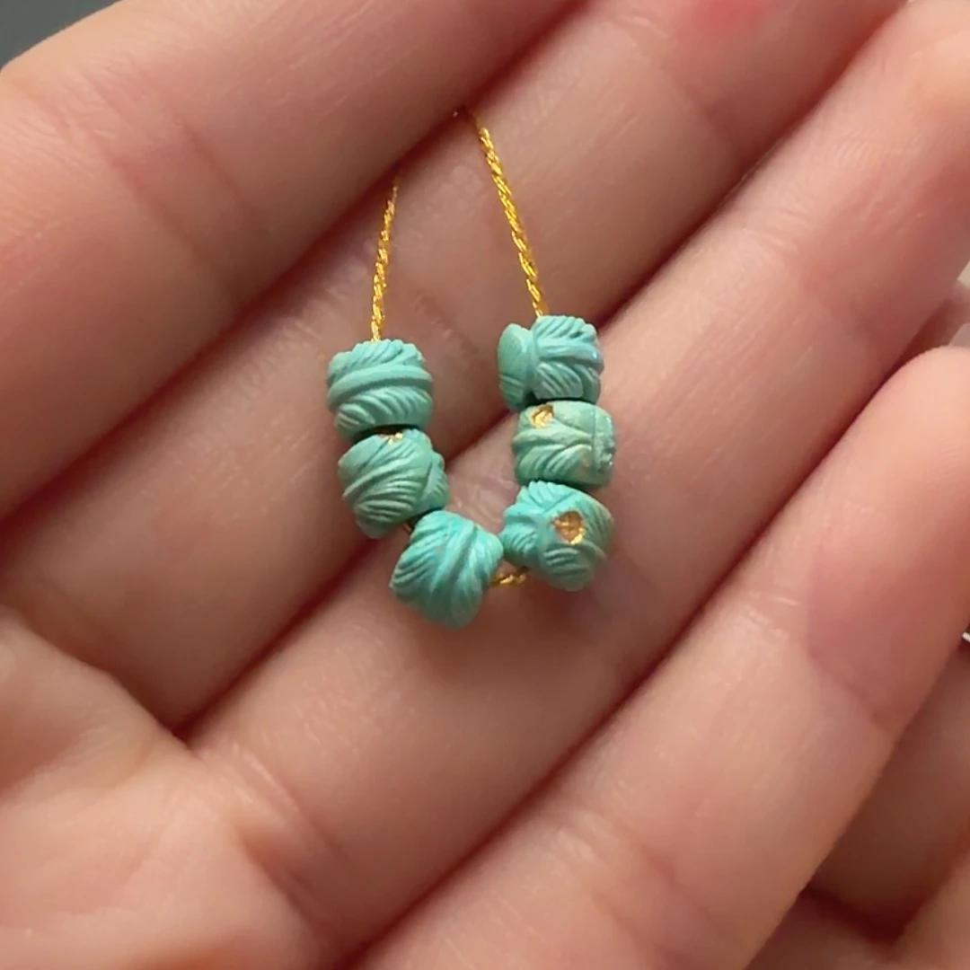 绿松石未镶嵌颈饰