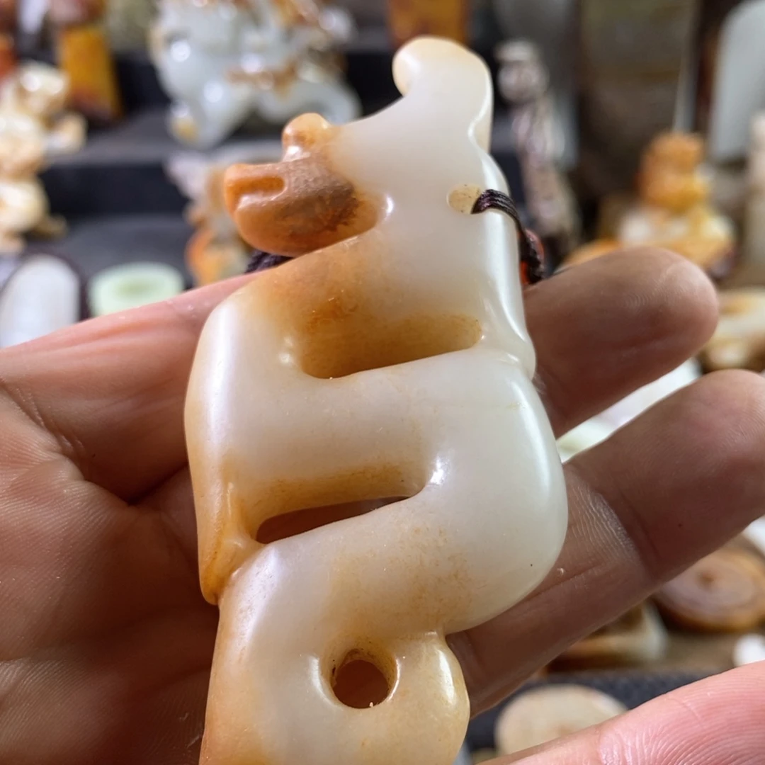 未镶嵌和田玉（糖玉）挂件