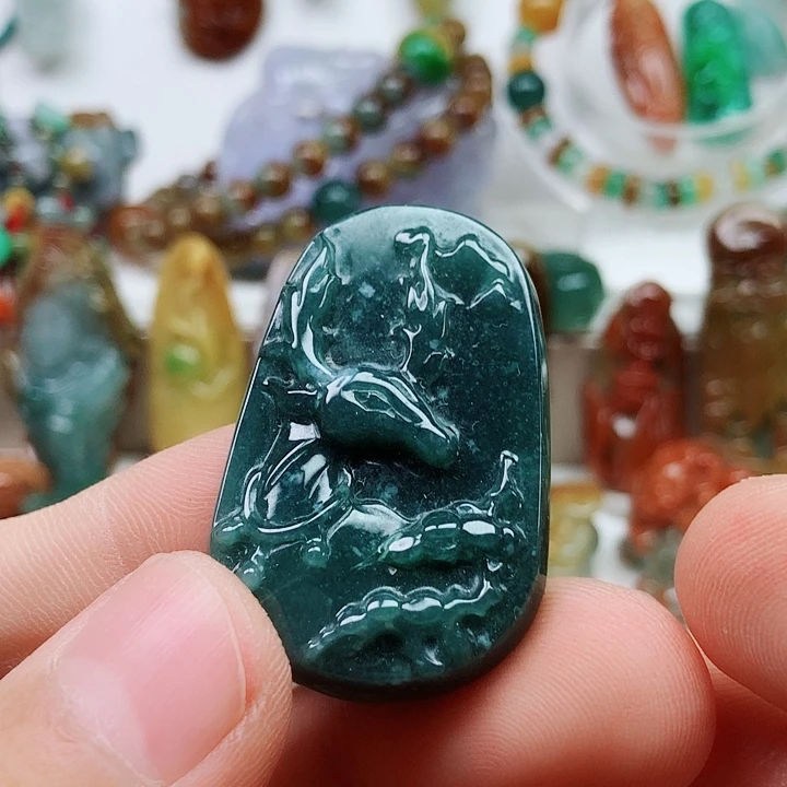 翡翠未镶嵌颈饰翡翠