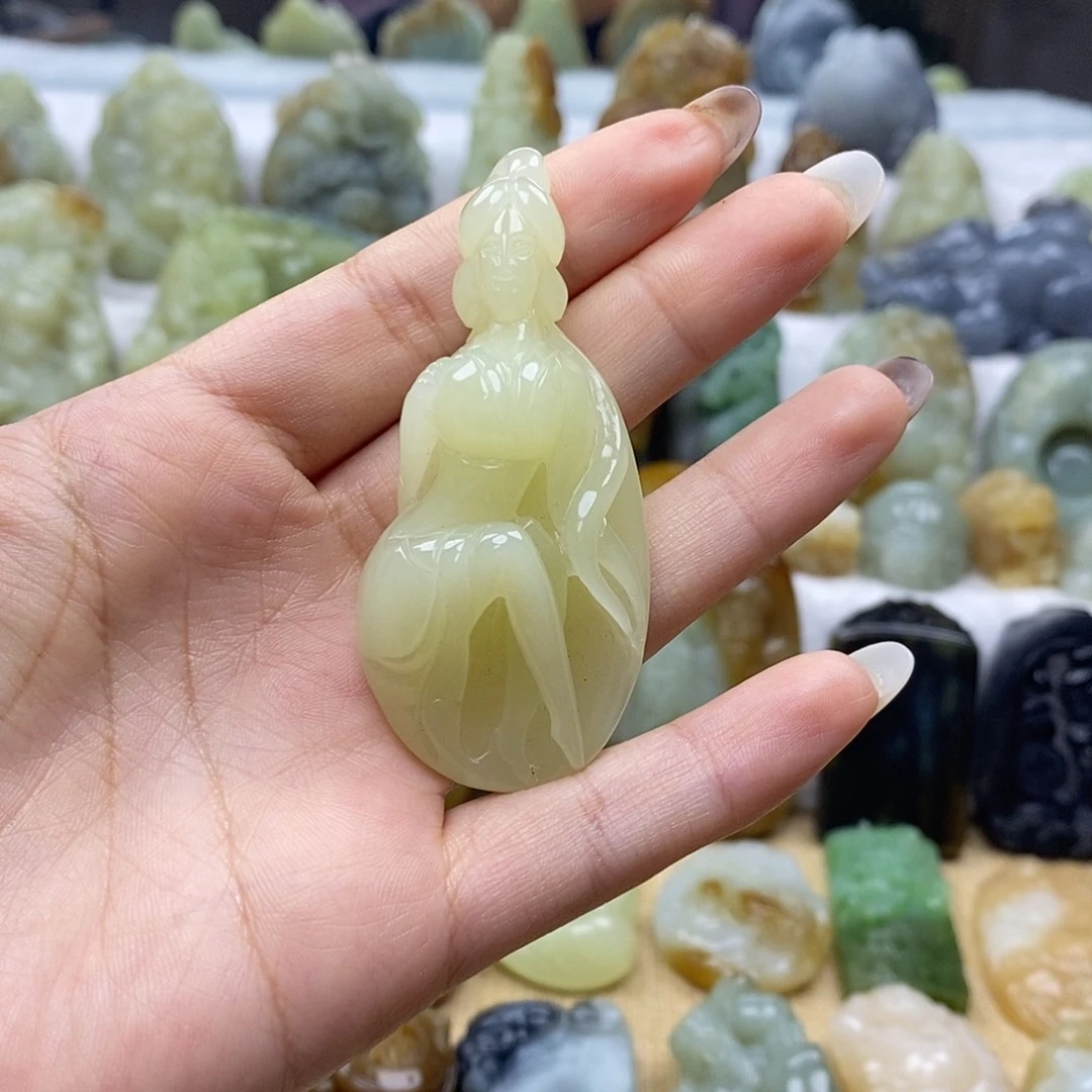 和田玉未镶嵌颈饰