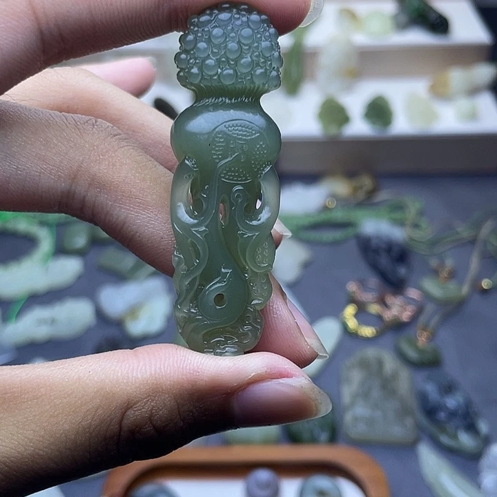 和田玉未镶嵌颈饰