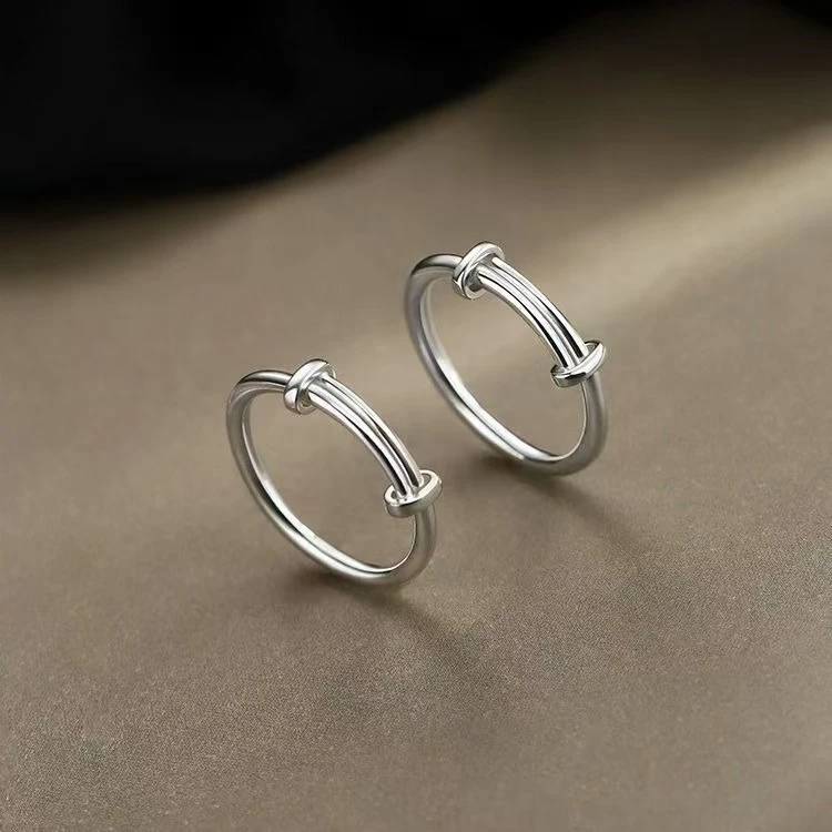 足银戒指 素圈戒指小众设计款光面圆肚推拉食指戒可调节