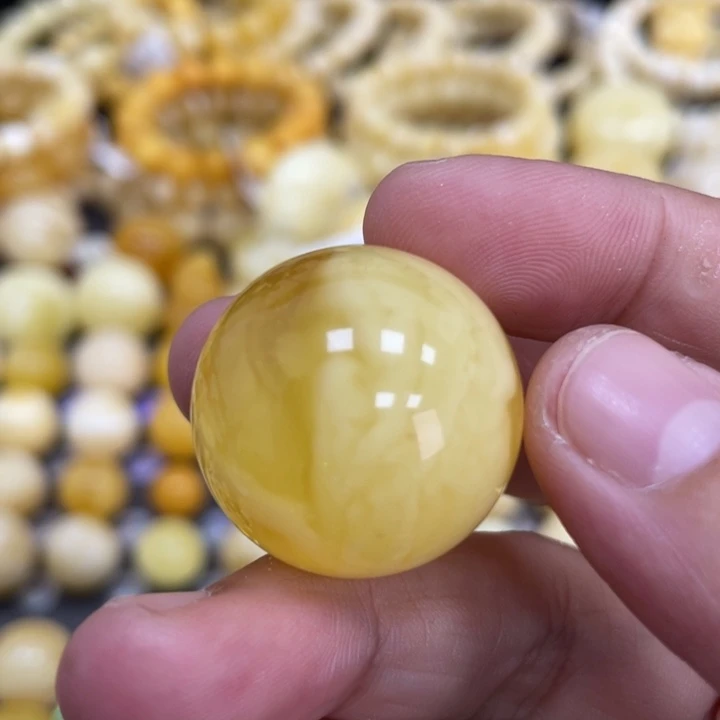 裸石蜜蜡未镶嵌25.2mm瑕疵金妖