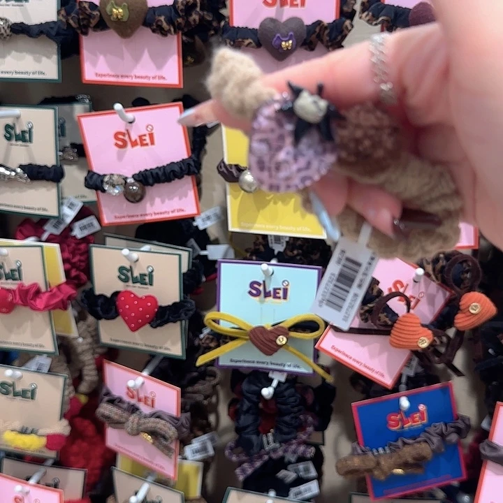 粉色草莓毛线发绳