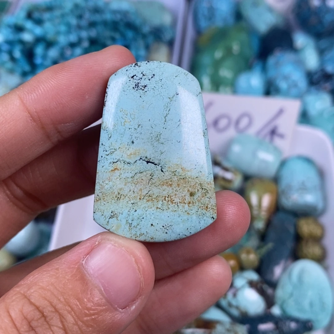 绿松石未镶嵌颈饰