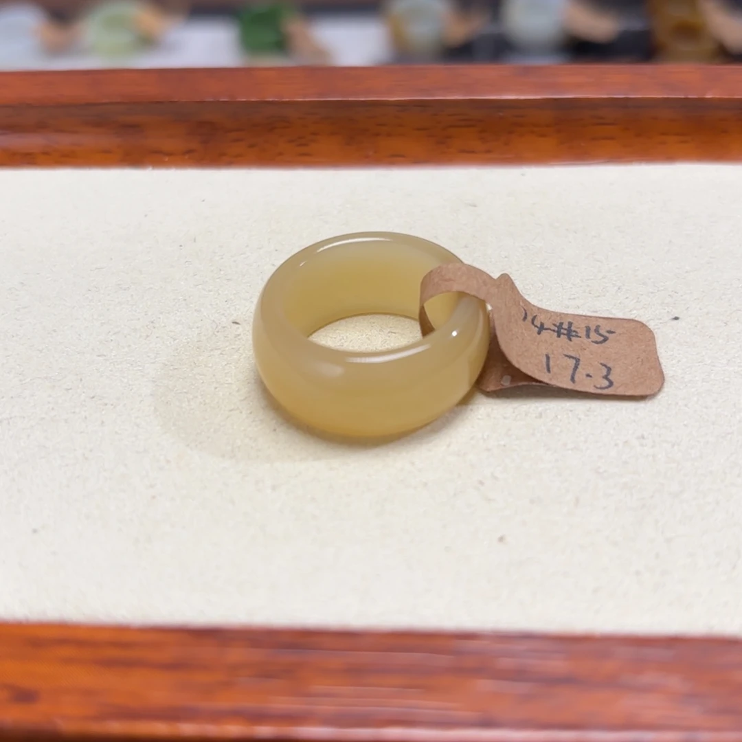 和田玉未镶嵌戒指