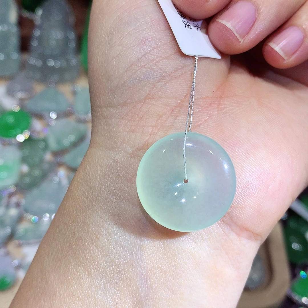 翡翠未镶嵌颈饰扣子