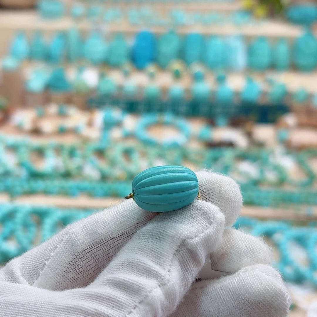 绿松石未镶嵌珠宝奇石