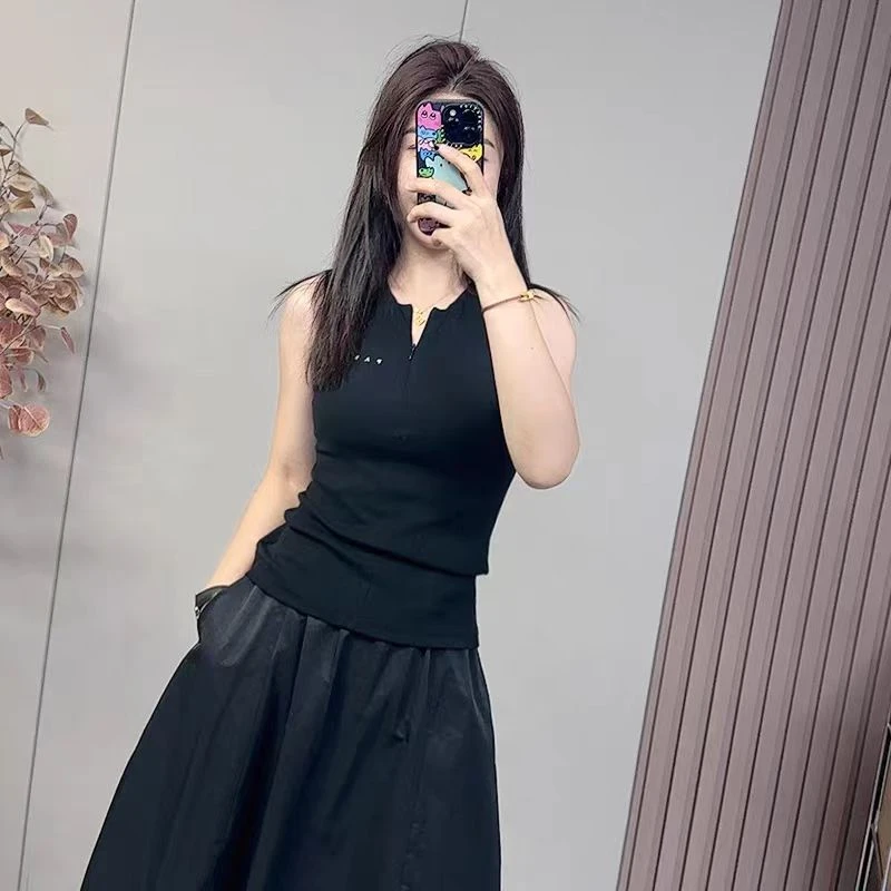 时尚修身弹力半拉链背心女早秋字母设计感无袖打底