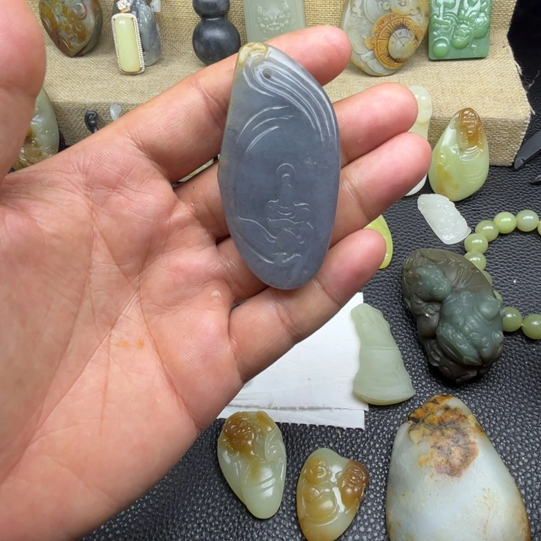 和田玉未镶嵌颈饰