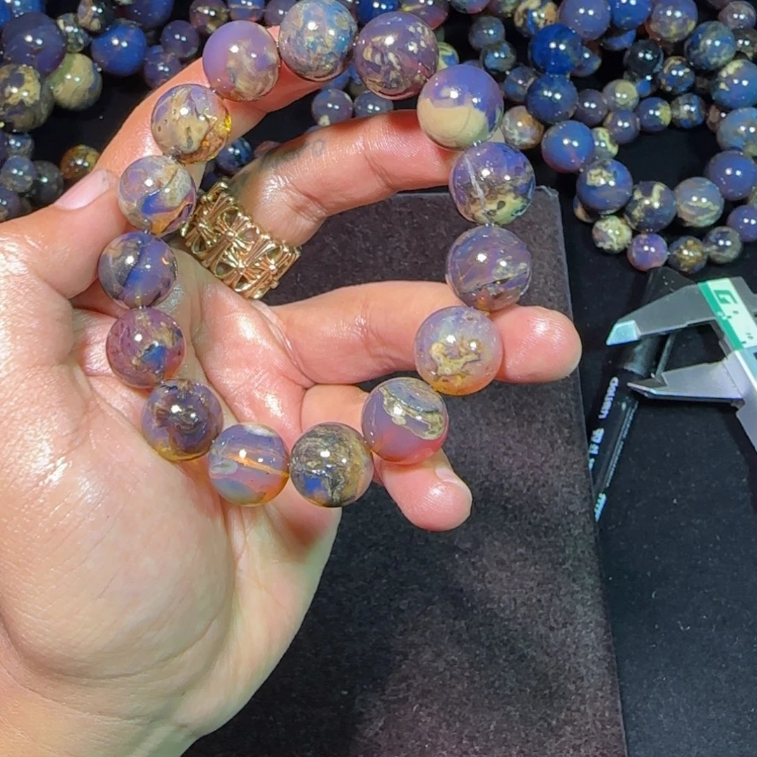 琥珀未镶嵌裸石琥珀了