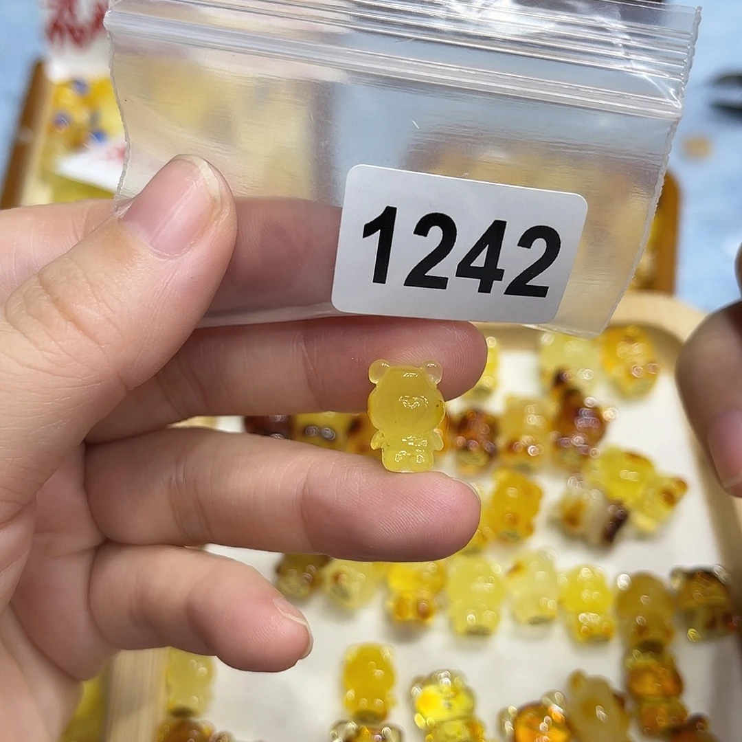 琥珀未镶嵌珠宝奇石