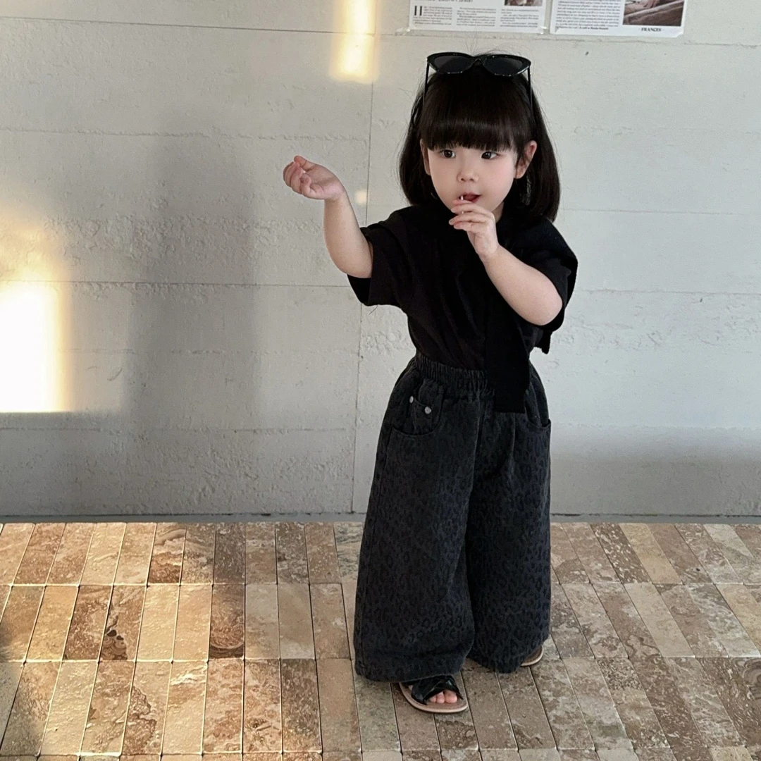 《小思家》女童2025夏季新款韩版洋气黑色短袖豹纹阔腿牛仔裤套装