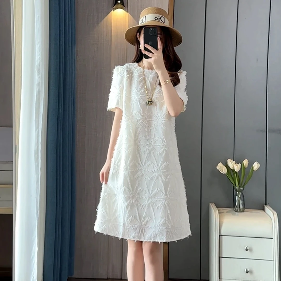 2025新款夏季法式显瘦设计感温柔气质名媛正肩宽松轻奢小香连衣裙