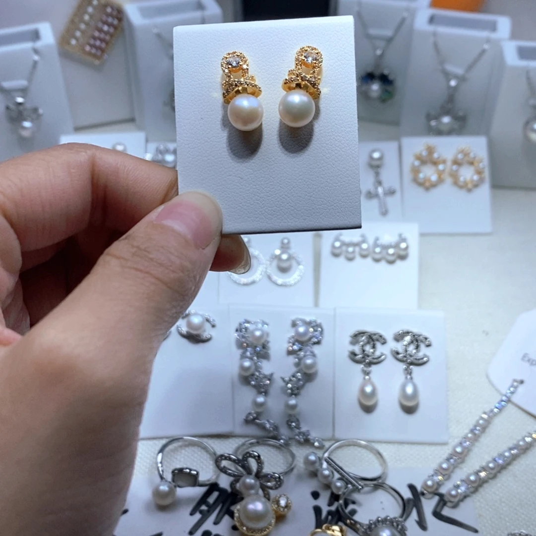 淡水珍珠耳饰未镶嵌