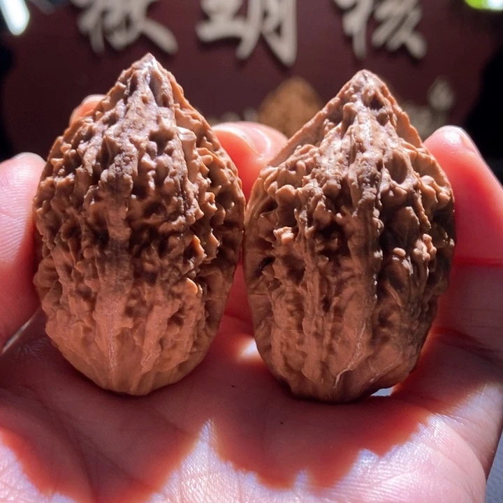 文玩核桃吊坠楸玥核48