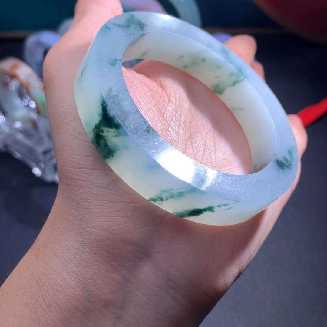 未镶嵌翡翠手镯定制翡翠