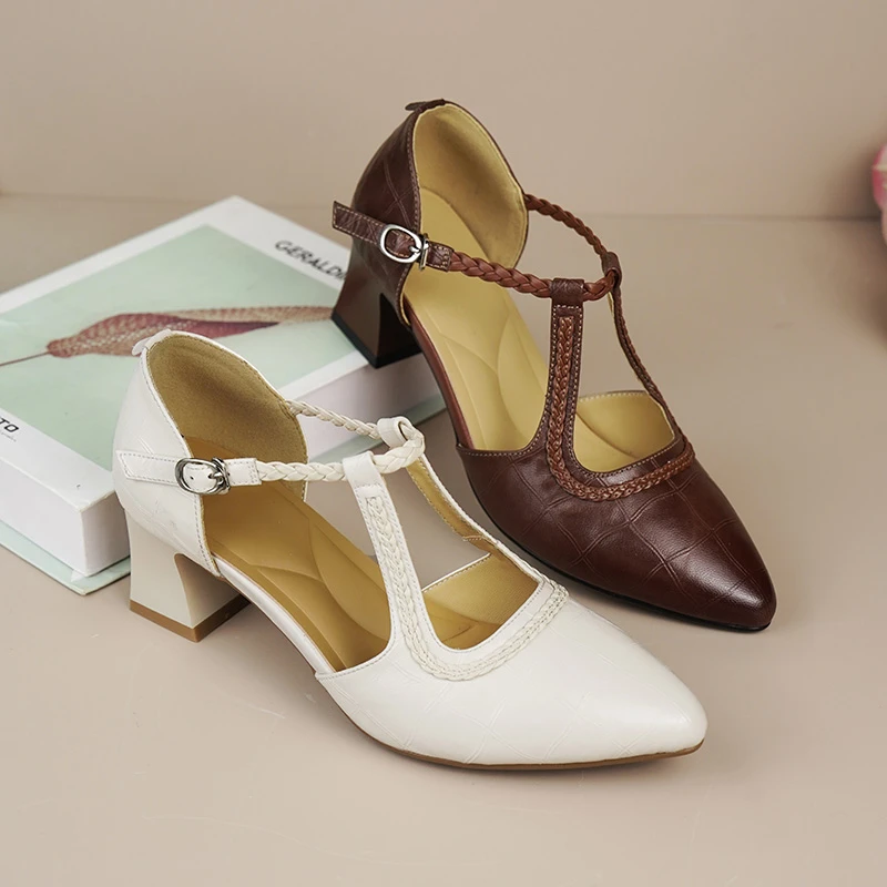 夏季凉鞋时尚法式玛丽珍复古性感风尖头粗跟高跟中年妈妈单鞋女