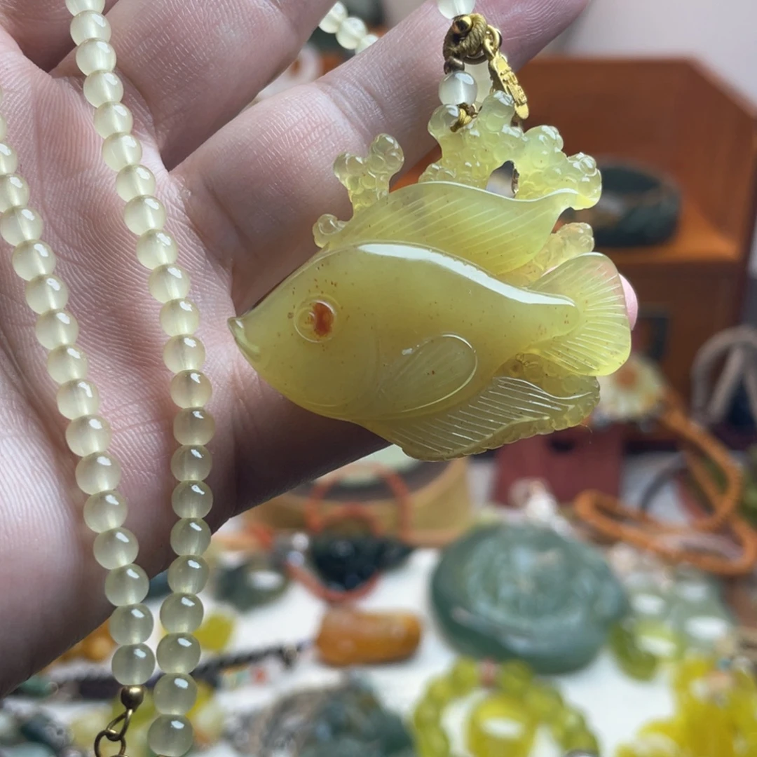 蛇纹石玉未镶嵌吊坠