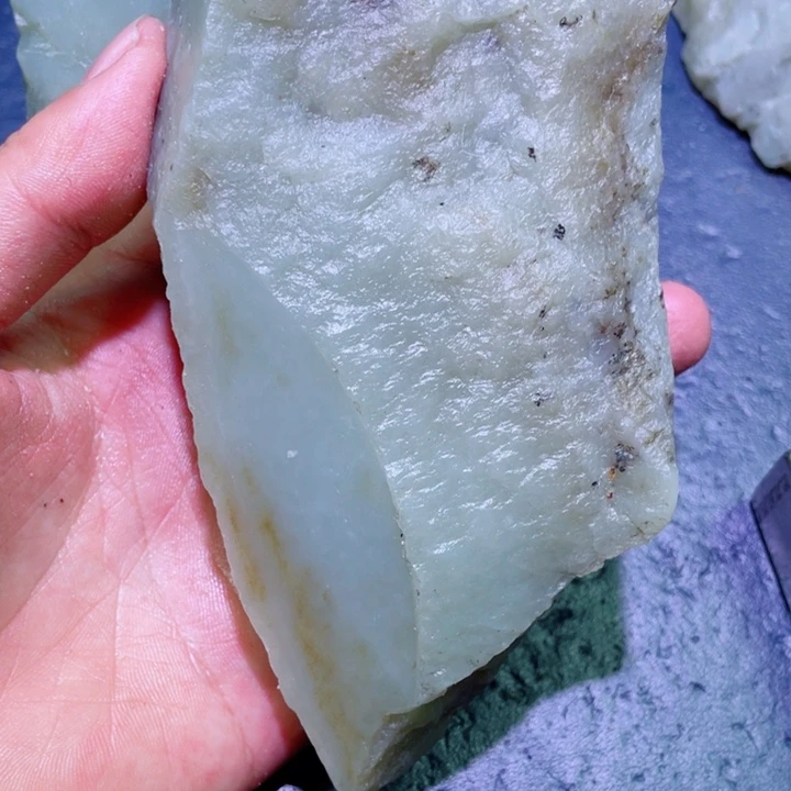 格***伦和田玉未镶嵌珠宝半成品