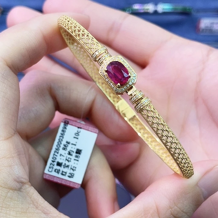 18K金镶嵌红宝石手镯1.10克拉无烧红宝石