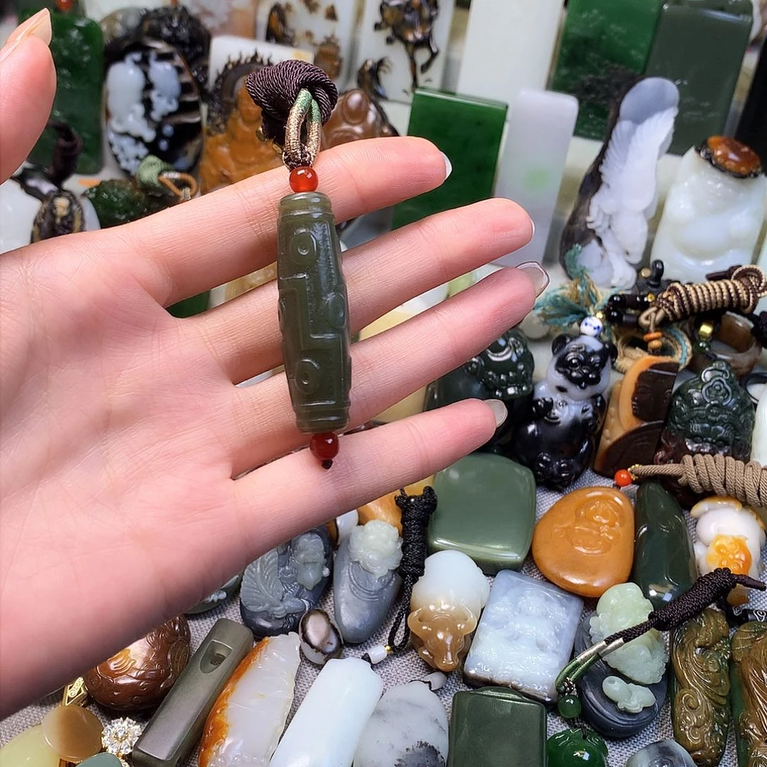 颈饰未镶嵌和田玉