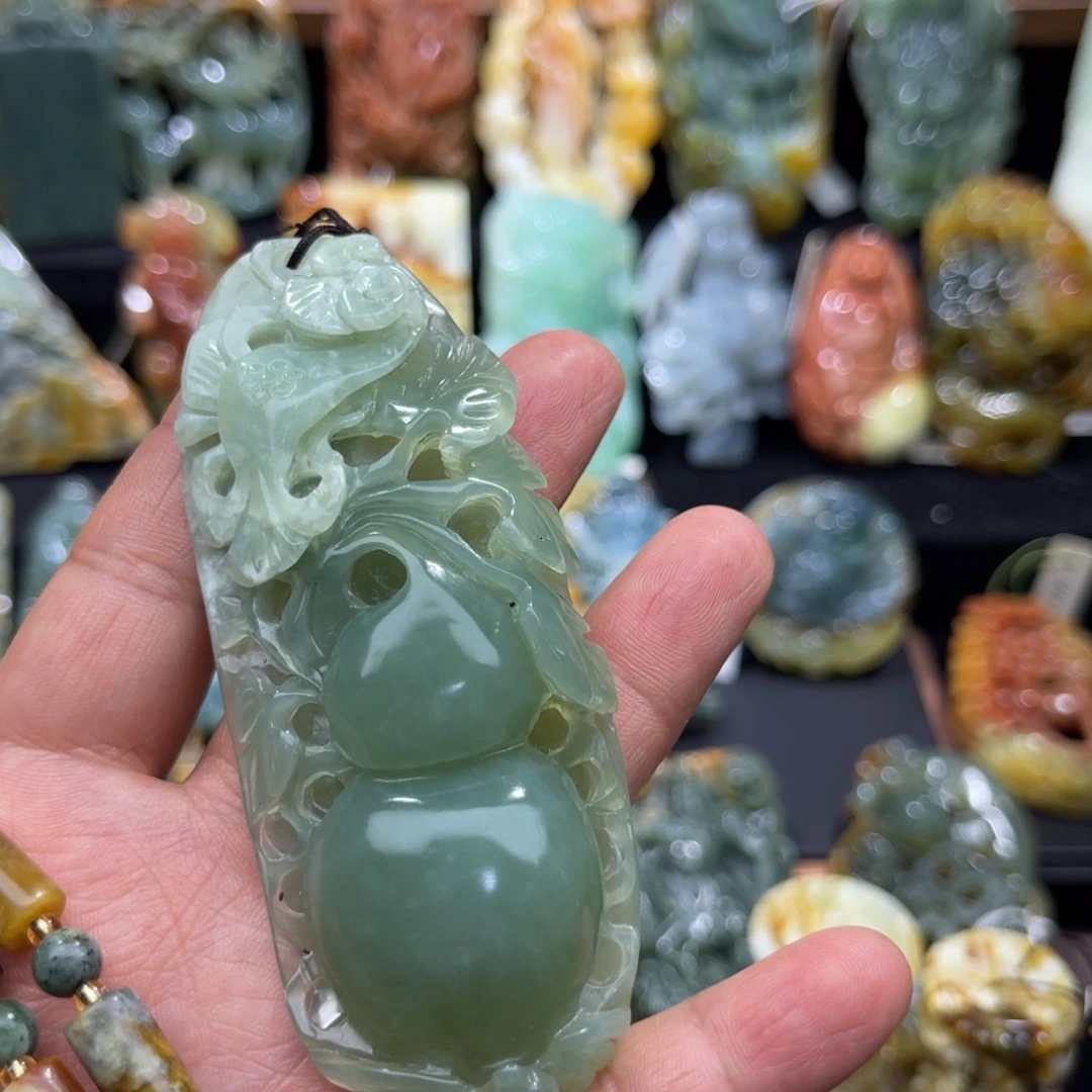 蛇纹石玉未镶嵌吊坠(赠链)