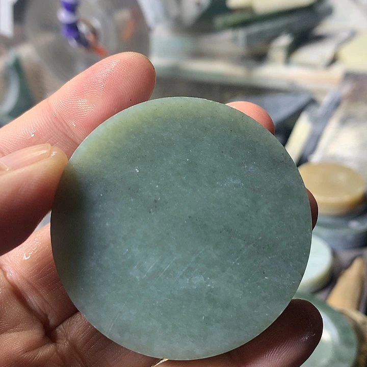 颈饰未镶嵌和田玉（糖玉）