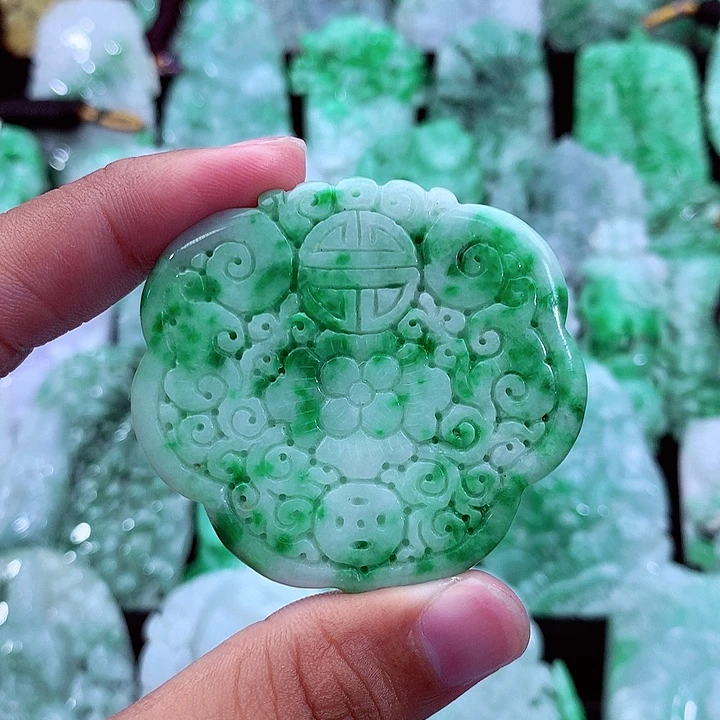 吊坠(不含链)未镶嵌翡翠