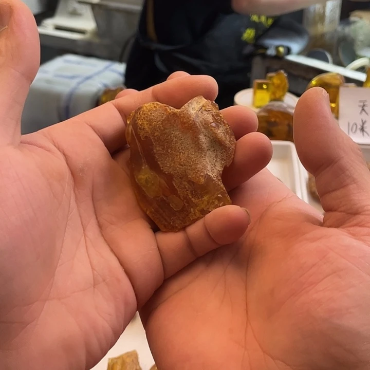 椰***影定制琥珀未镶嵌天然琥珀蜜蜡