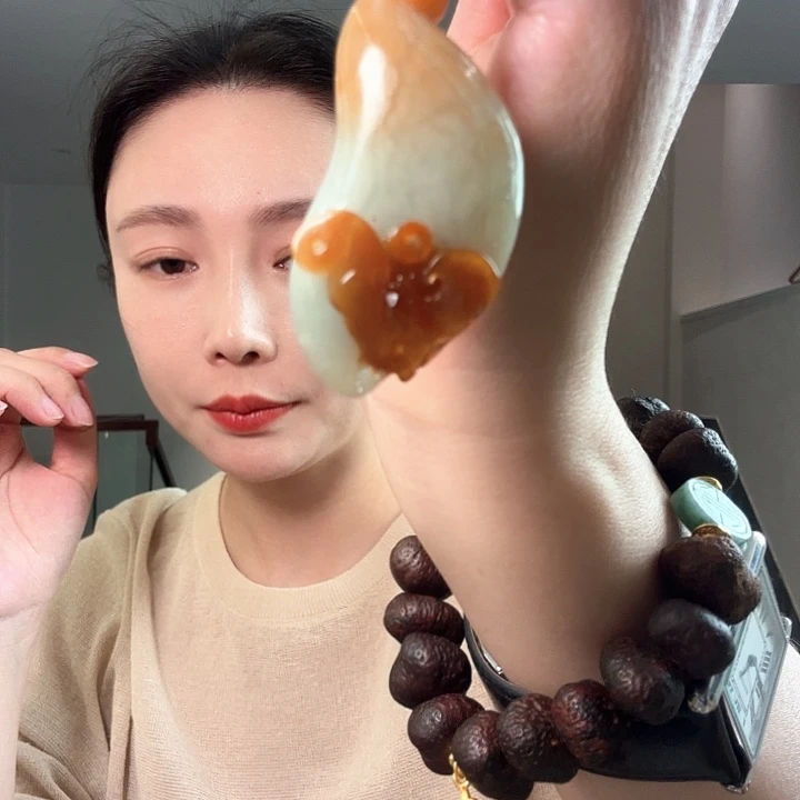 九***朵蛇纹石玉未镶嵌颈饰