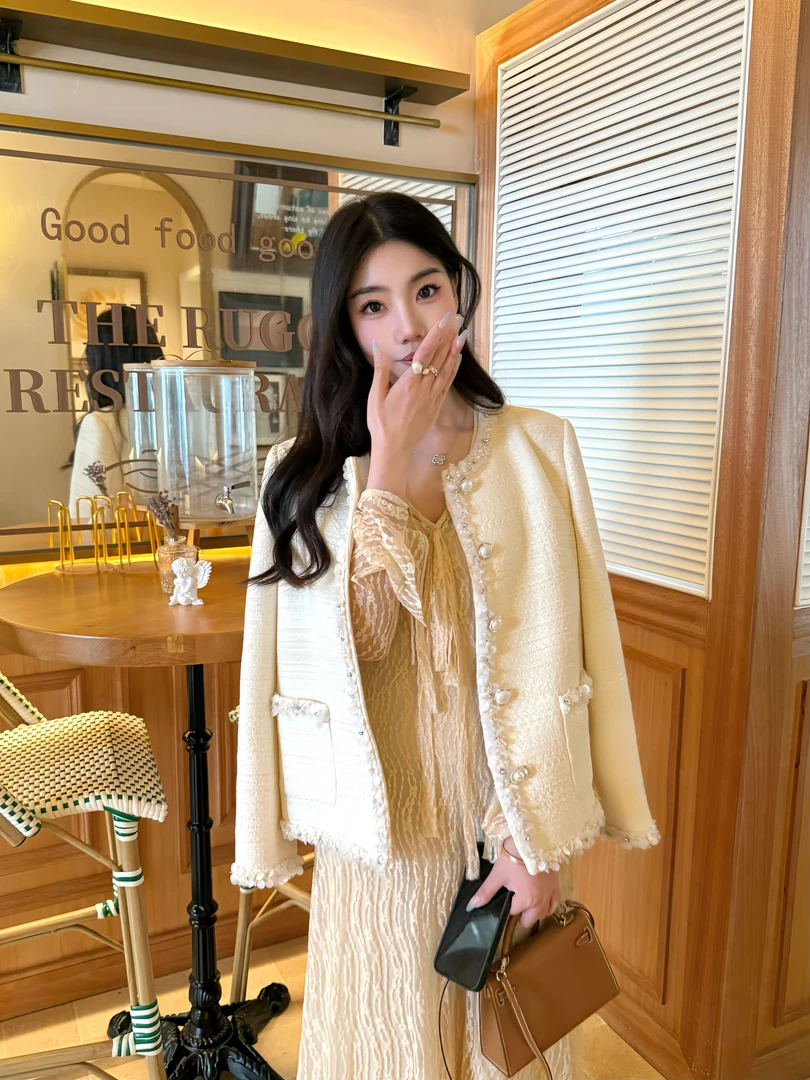 秋季新款高定重工款小香风珠珠领亮片立体工艺减龄小中设计外套