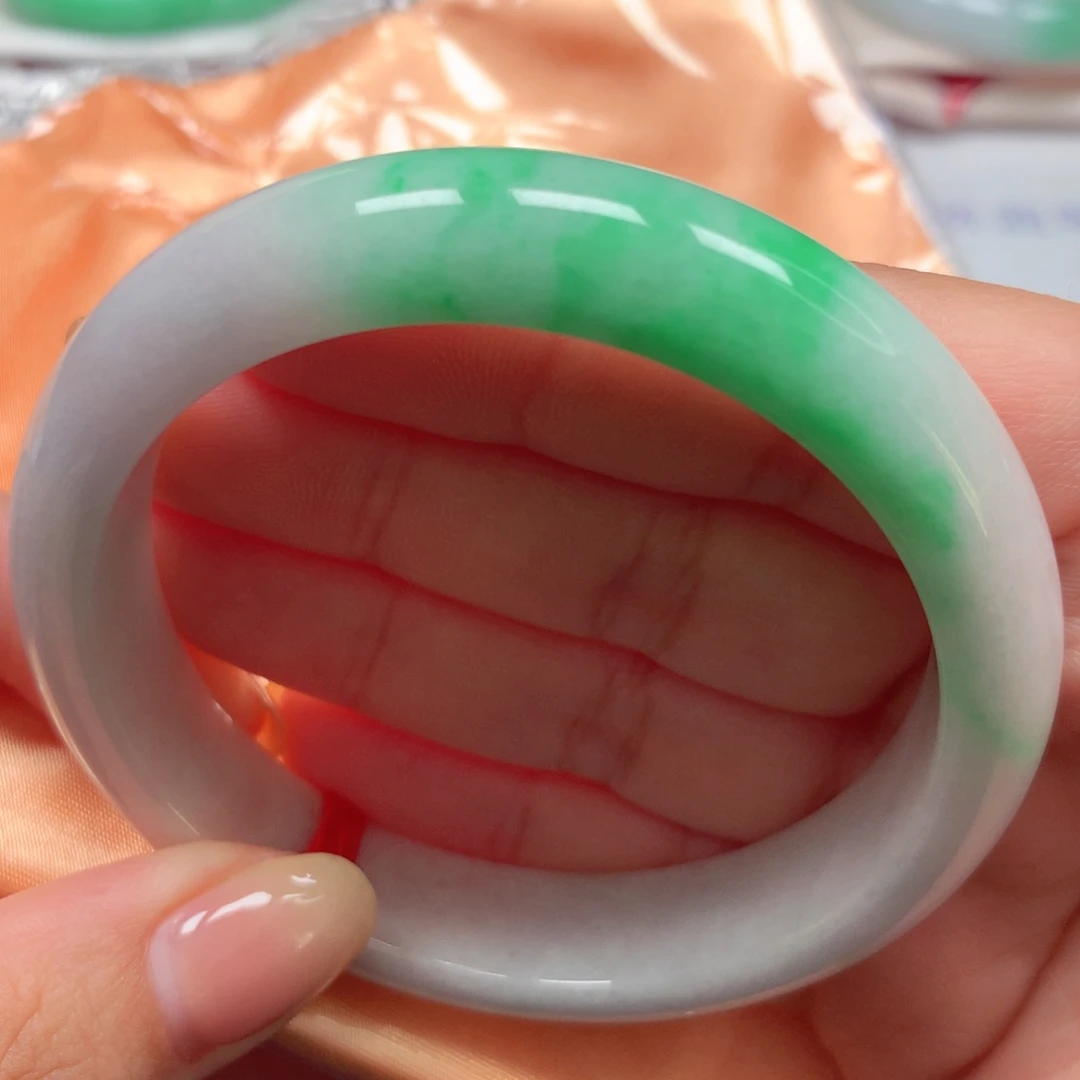 翡翠未镶嵌手镯59白底青