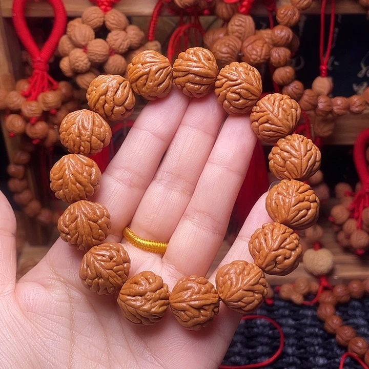 木质类龙纹桃枭挂件