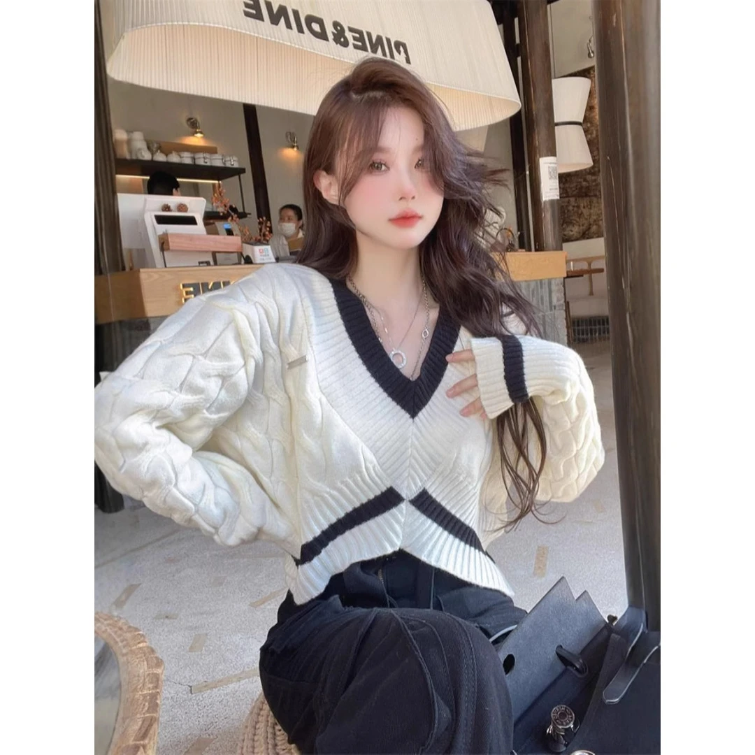 宽松显瘦V领短款针织衫女秋冬小个子慵懒风长袖百搭上衣撞色毛衣