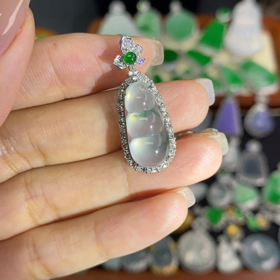 翡翠18K金镶嵌颈饰A货翡翠