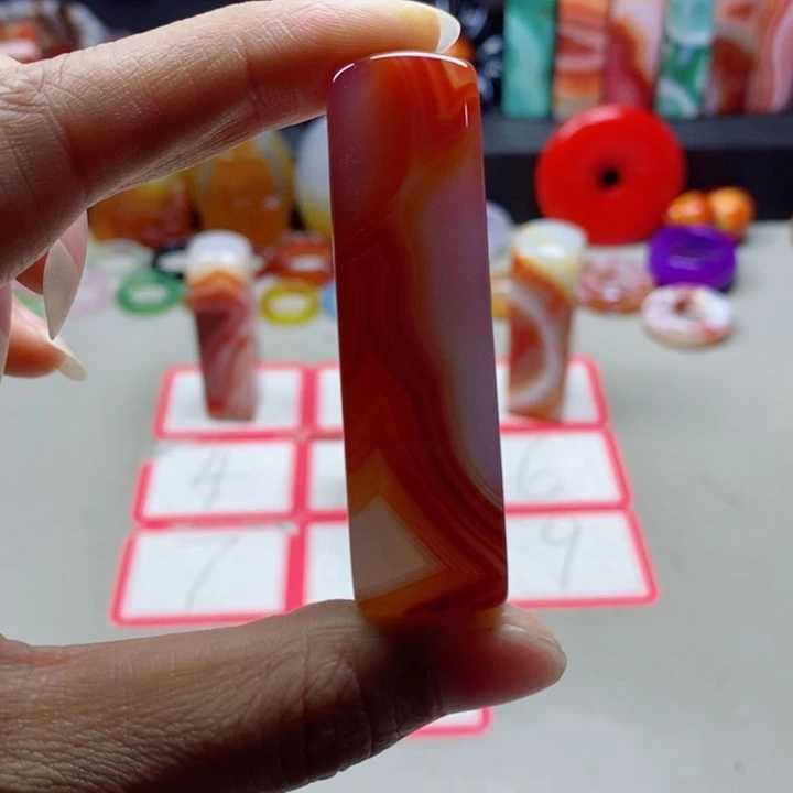 未镶嵌颈饰玛瑙/玉髓卡**诺