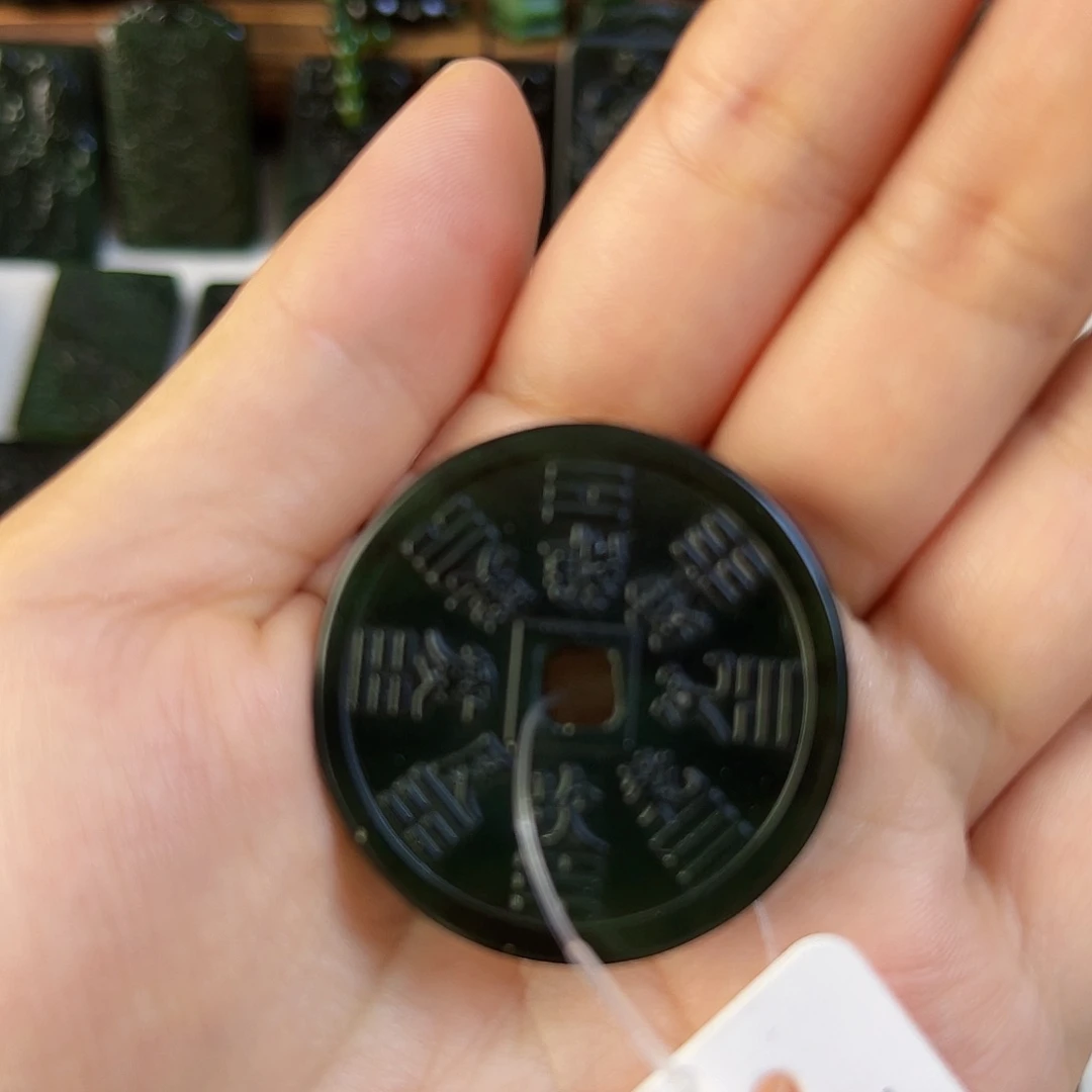 西***棠未镶嵌蛇纹石玉颈饰