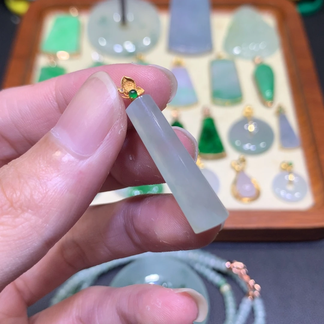 翡翠18K金镶嵌吊坠(不含链)