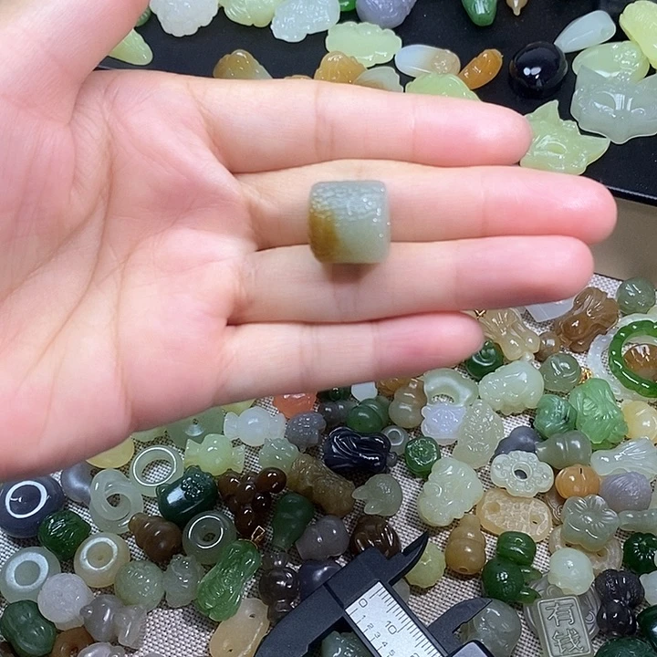 未镶嵌和田玉挂件