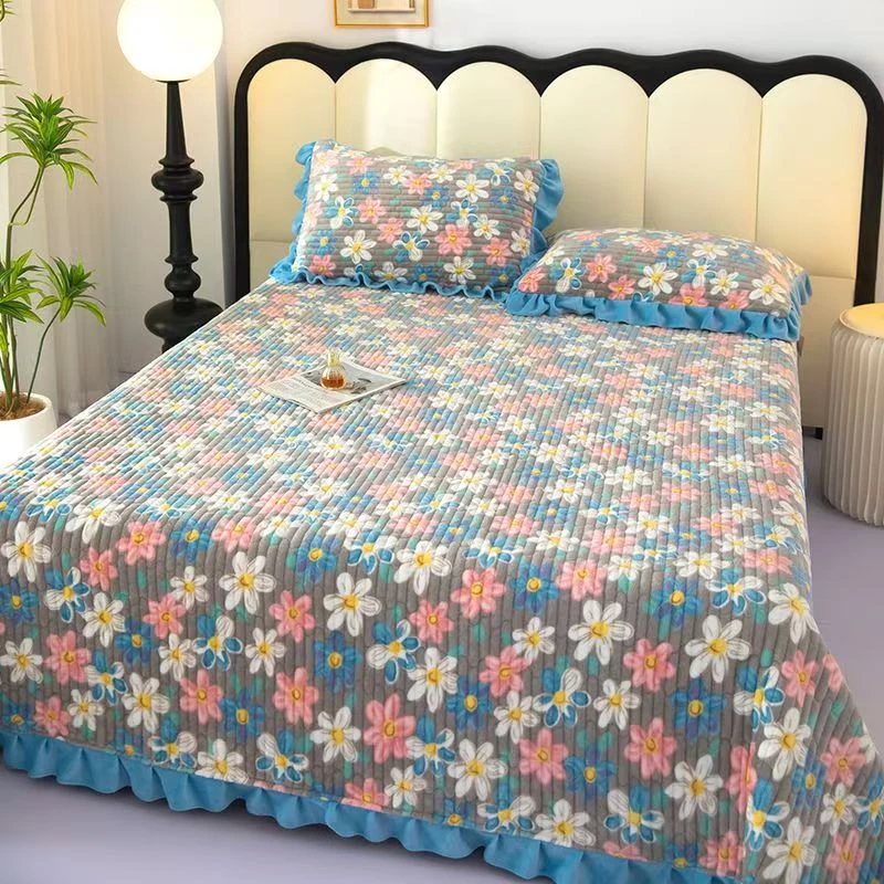 新品牛奶绒床盖防滑炕盖榻榻米夹棉绗缝学生宿舍床三层加厚多功能