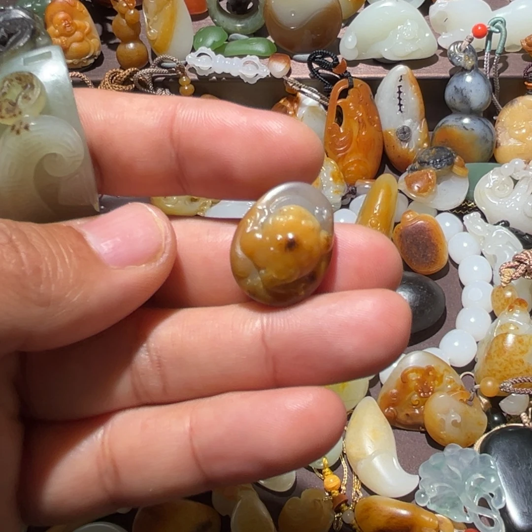 和田玉未镶嵌颈饰