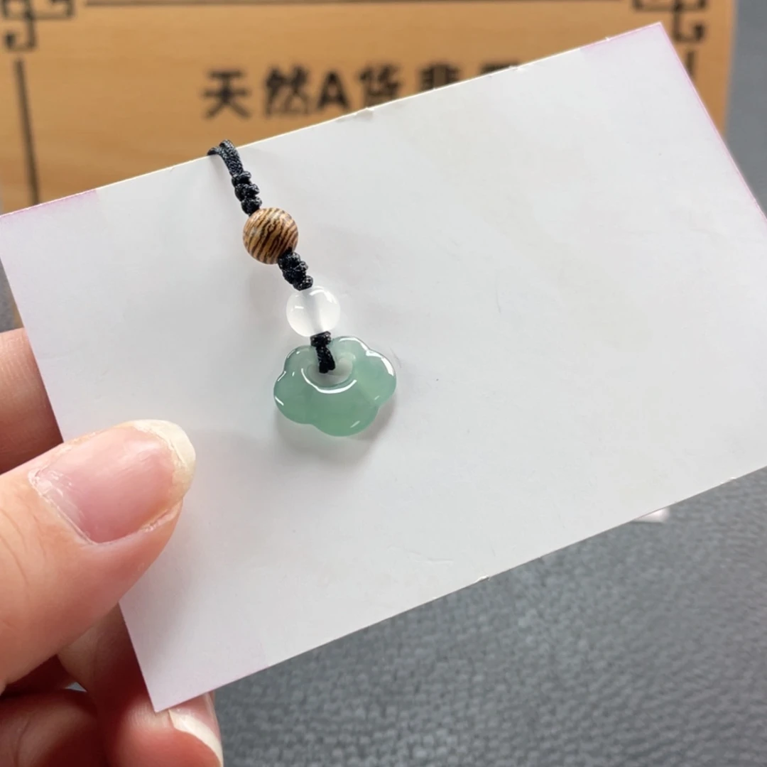 【闪购商品】翡翠未镶嵌颈饰如意锁